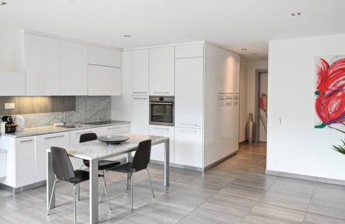 Melide Apartamento | Suite soleada con vista al lago