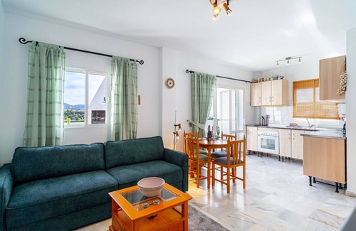 Oasis del Capistrano Apartamento | Sunny Terrace Chimenea by Casasol