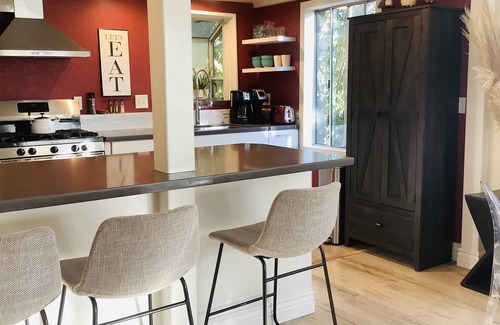 San Anselmo Casa | Sunny Two- Bedroom apartment in Amazing Location