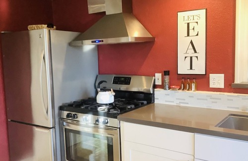 San Anselmo Casa | Sunny Two- Bedroom apartment in Amazing Location