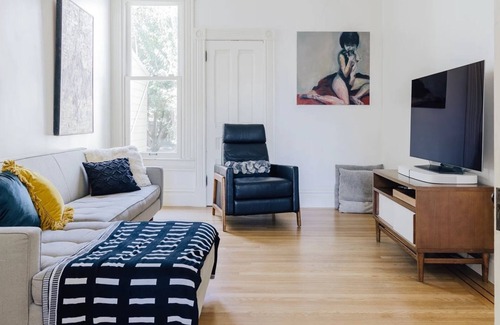 Noe Valley Casa | Sunny Victorian por amigos o familias - Jardín, 2 salas de estar, y divertido para los niños