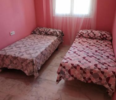 Sevilla Este Apartamento | Sunny view Apartment with Five Beds check out 2 pm
