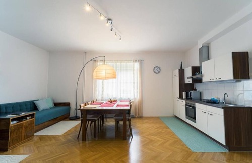 Ljubljana Apartamento | Sunny Villa Studio