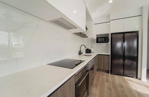 Sunnyhills Casa | Sunnyhills Viewside Town House | Wi-Fi & Netflix