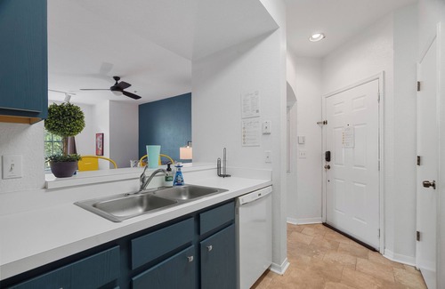 Temple Terrace Condominio | Sunnyside Oasis, Cozy & Convenient