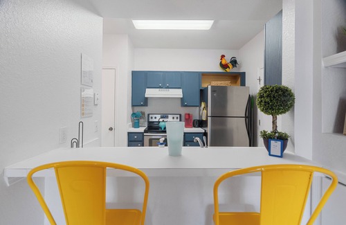 Temple Terrace Condominio | Sunnyside Oasis, Cozy & Convenient