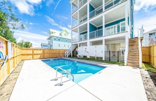 North Carolina Coast Casa | Sunnyside - Ocean and Inlet views, steps to beach access, plus parking for 4! townhouse