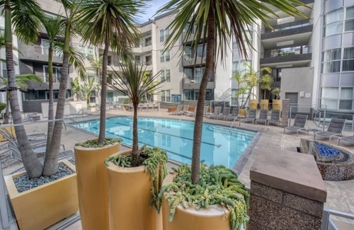 Marina del Rey Apartamento | Sunnyside Up! Gorgeous Pool View with Balcony