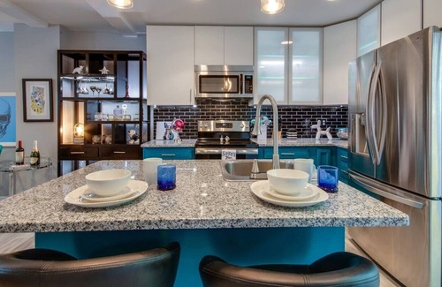 East Bank Casa | SunnySideUp Nashville | Private Patio | 5min2Downtown