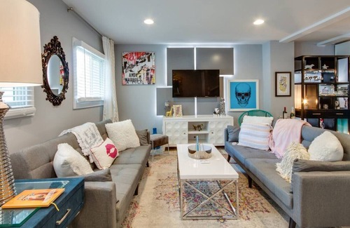 East Bank Casa | SunnySideUp Nashville | Private Patio | 5min2Downtown
