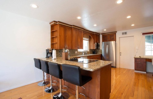 Sunnyvale West Casa | Sunnyvale 3BR w/ Backyard, nr Nature & Entertainment, by Blueground