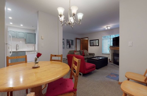 Village North Apartamento | Sunpath 1 dormitorio, capacidad para 4 personas, ¡Ambiente tranquilo a solo unos pasos de la acción!