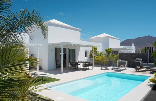 Playa Blanca Villa | Sunrise 1 | Nueva y moderna villa de 3 dormitorios con piscina privada