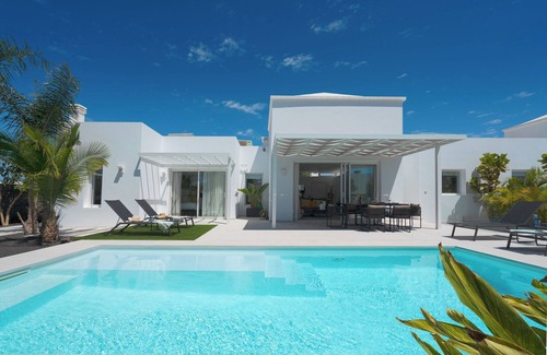 Playa Blanca Villa | Sunrise 1 | Nueva y moderna villa de 3 dormitorios con piscina privada