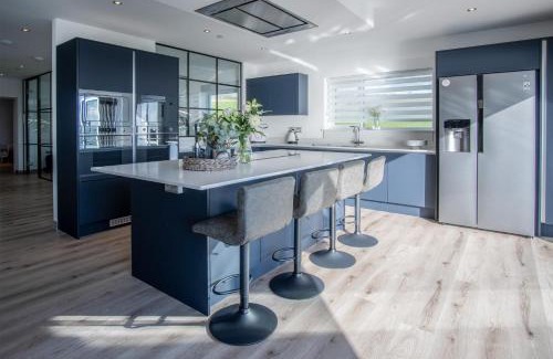 Pendine Casa | Sunrise - 5 Bedroom Luxurious Holiday Home - Pendine
