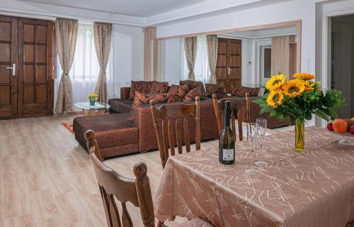 Rakoshegy Apartamento | Sunrise Airport Inn - Free Parking