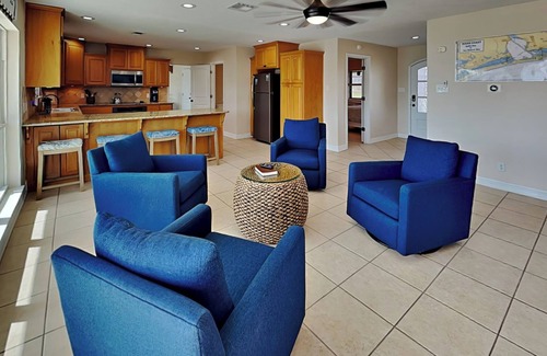 Palm Harbor Cabaña | Sunrise Bay
