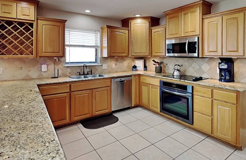Palm Harbor Cabaña | Sunrise Bay