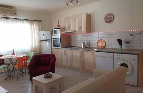 Gastria Apartamento | Sunrise Beach Club-Sleeps 6-AirCon-Sea View