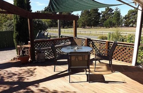 Rarangi Casa | Sunrise Beach House - Rarangi Holiday House