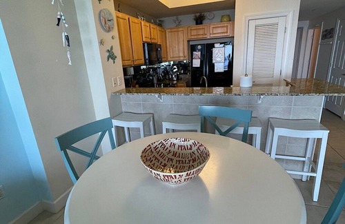 Panama City Beach Condominio | SUNRISE BEACH 2105, 2 BED 2 BA. balcony hOt TUB PoolS!