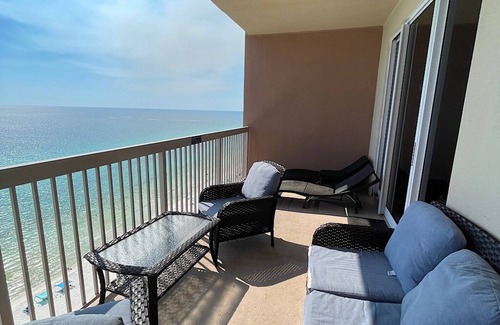 Panama City Beach Condominio | SUNRISE BEACH 2105, 2 BED 2 BA. balcony hOt TUB PoolS!