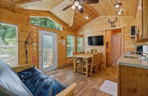 Kernville Cabina | Sunrise Cabin at KRS Camp James (Cabin 20)