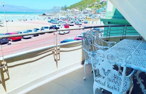 Muizenberg Casa | Sunrise Deck Empire Apartment