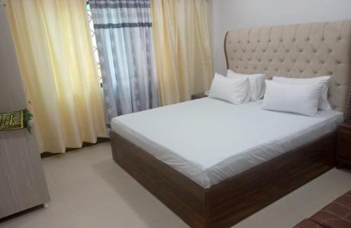 PECHS Casa | Sunrise Palace Guest House