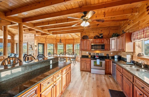 Townsend Cabina | Sunrise Peak: Incredible 6BR w/Views*Hot Tub*Games*Privacy!
