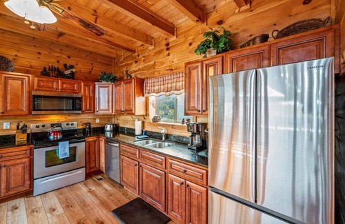 Townsend Cabina | Sunrise Peak: Incredible 6BR w/Views*Hot Tub*Games*Privacy!