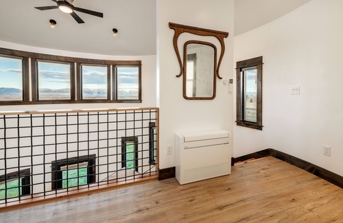 Manhattan Casa | Sunrise Silo - Luxury stay near Bozeman, Montana.