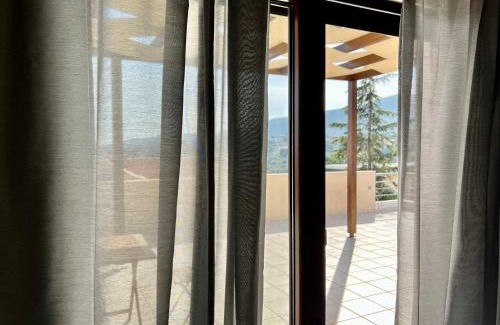 Nea Makri Apartamento | Sunrise Studio with unhindered view to the sea.