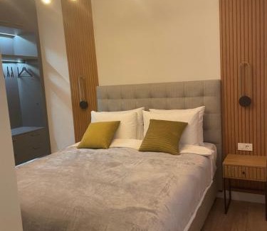 Kotor Old Town Apartamento | Sunrise Suite