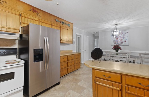 Jacksonville Casa | Sunrise@Sunset- 4BR/2BA home, with gameroom, large backyard & covered back porch