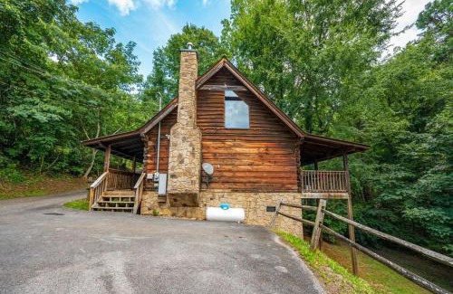 Sevierville Casa | Sunrise Woods Retreat cabin