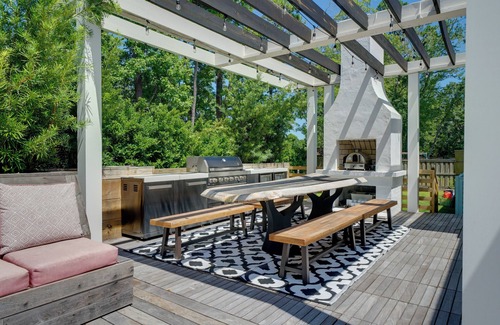 Ogden Casa | Sunroom, Deck & Spa: Luxe Wilmington Home!