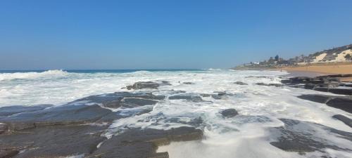Ballito Apartamento | Sunseaker- Beachfront complex with Inverter