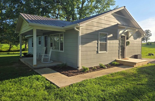 Cookeville Casa | Sunset Acres Newly renovated 2 bedroom and 1 bath in Cookeville,TN