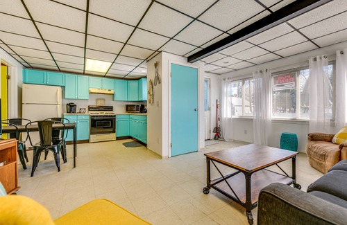 Irving Cabaña | Sunset Bay Cottage: Walk to Lake Erie & Beach!
