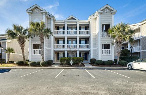 Sunset Beach Apartamento | Sunset Beach Condo with Balcony, 5 Mi to the Ocean!