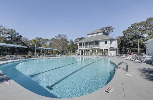 Sea Trail Apartamento | Sunset Beach Golf Condo with Pool about 2 Mi to Beach!