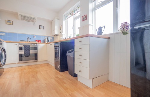 Seaford Casa | Sunset beach house, right on the seafront