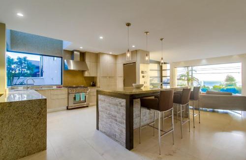 Sunset Cliffs Casa | Sunset Cliffs Modern Luxury Estate w Ocean Views, Oversized Spa, AC, Yard!