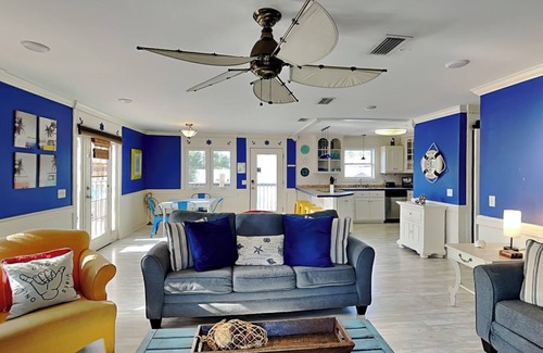 Crescent Beach Casa | Sunset | Coastal Home, Close to Beach, Fire Pit, Corn Hole + Outdoor Shower