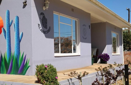 Barrydale Apartamento | Sunset Cottage - Cheerful 1 Bedroom Cottage