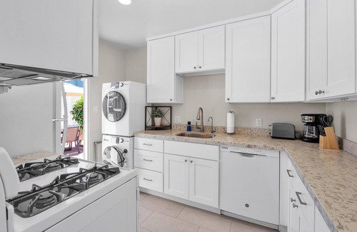 La Jolla Shores Casa | Sunset Cottage in La Jolla Shores - New Listing