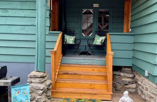 Greentown Cabaña | Sunset Cottage - Lakefront Cottage with Private Dock