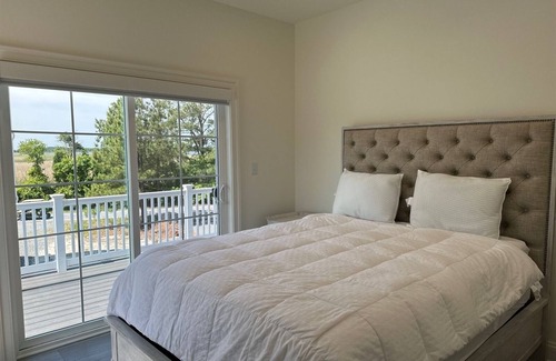 Broadkill Beach Casa | SUNSET DREAMS - 4 BD & 2.5 BA - Sleeps 8 - Short walk to Beach!