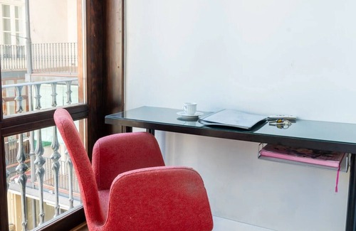 Dreta de l'Eixample Apartamento | SweetHomeBarcelona Quiet 2 Bed 2 Bath in Central Barcelona with charming gallery